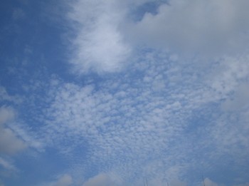 遠くの空がこんな感じで